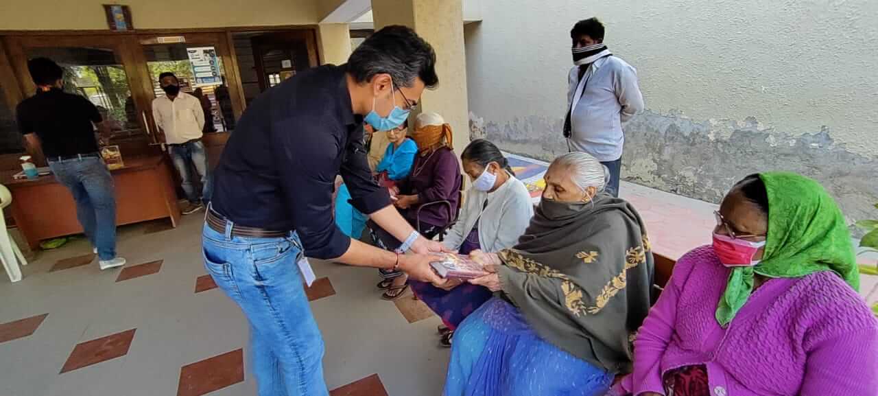 Bhagavad Gita Distribution